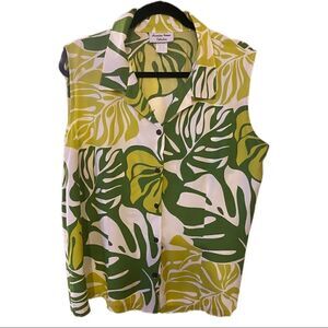 Hawaii USA 🇺🇸 made vintage sleeveless button up top excellent quality